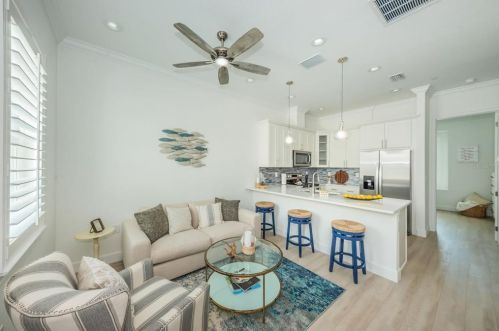 385 Windrush Loop, Tarpon Springs, FL 34689-0012
