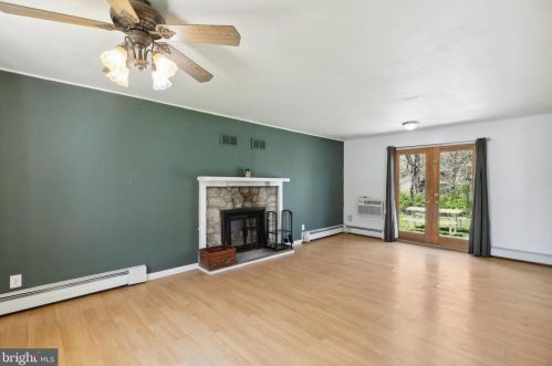211 Orchard Ln, Norristown, PA 19401-1311