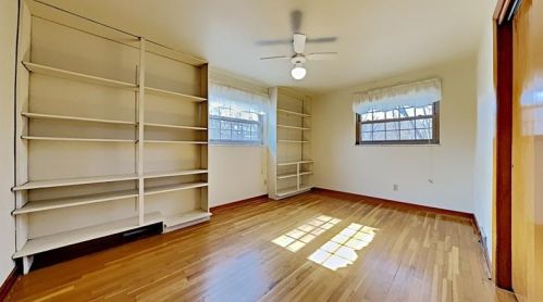 210 Lucille St, Glenshaw PA  15116-2033 exterior