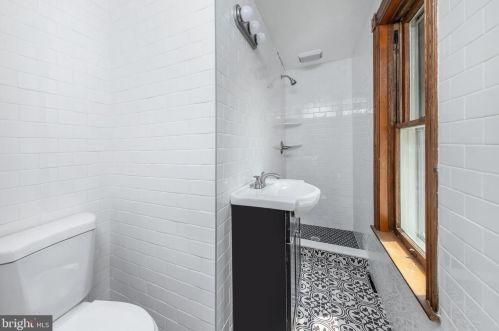 10 Bowen Ave, Pilesgrove NJ  08098-1404 exterior