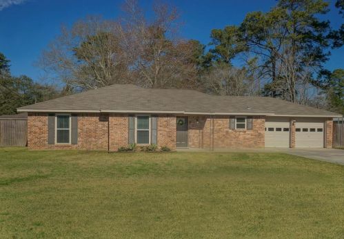 15 Carl St, Mont Belvieu, TX 77535