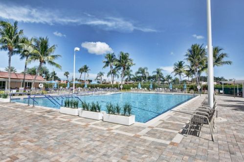 446 Normandy J, Delray Beach FL  33484-4874 exterior