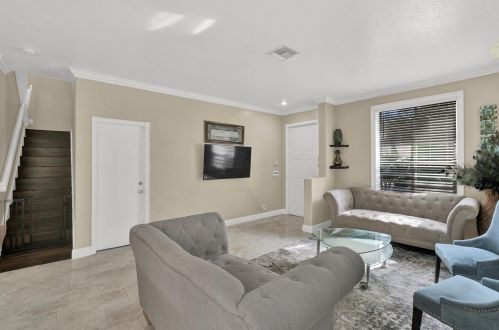 4073 Lake Tahoe Cir, West Palm Beach, FL 33409-7878