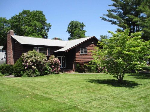 9 Wildwood Ln, Salem, NH 03079-2046