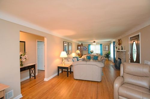 2415 Beechmont Ave, Cincinnati OH 45230-2030 exterior