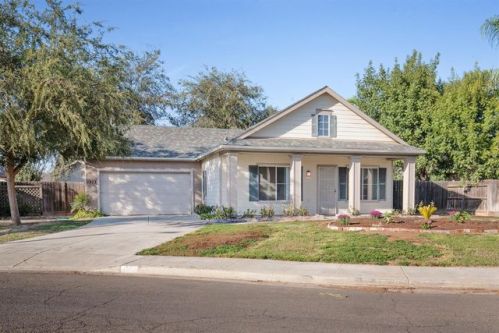 1373 Bradley Ct, Exeter, CA 93221-2387