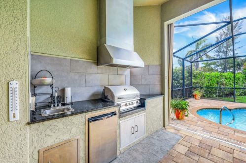 616 Somerset Ct, Marco Island FL  34145-2450 exterior