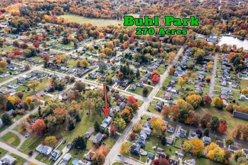 493 7th St, Hermitage, PA 16150-1859