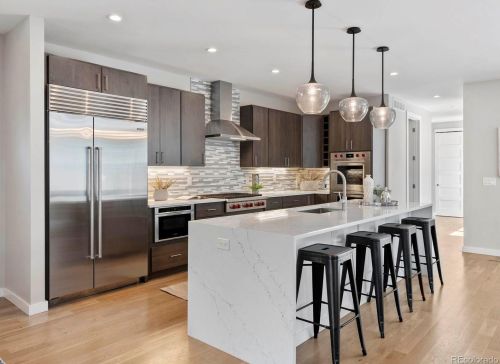 1140 Cook St, Denver CO 80205-5010 exterior