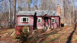 111 Green Hill Rd, Deep River, CT 06419-2412