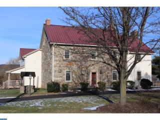 2411 Hoffmansville Rd, Frederick, PA 19435-9712
