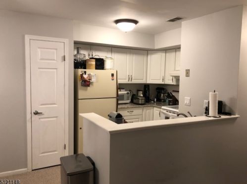 45 Tansy Ct, Bedminster, NJ 07921-1403