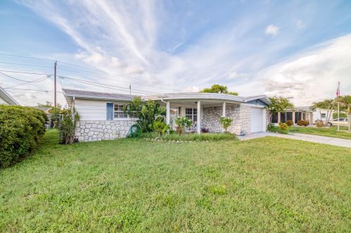 5151 Victoria Ln, Tarpon Springs, FL 34690-4460