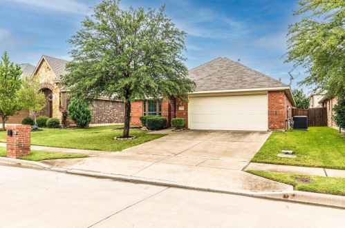 8704 Glenburne Dr, Fort Worth, TX 76131-3358