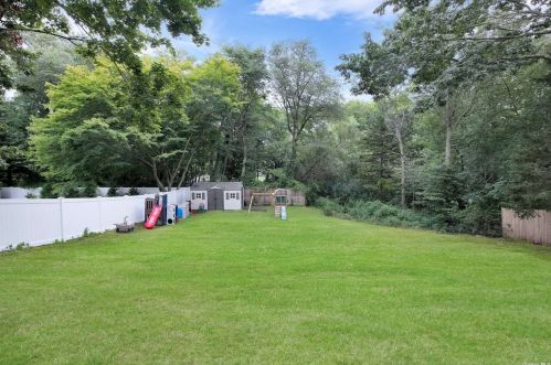 429 Hillside Ave, West Sayville NY  11796-1205 exterior