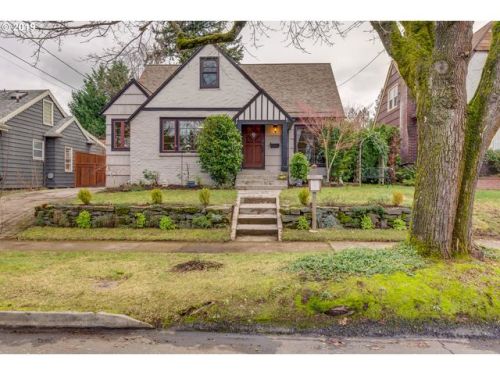 3204 54th Ave, Portland, OR 97206-2147