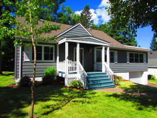 311 Halsey St, Duluth, MN 55803-2535