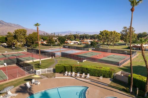 69635 Encanto Ct, Rancho Mirage CA  92270-1238 exterior