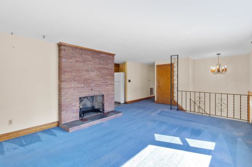 1 Cole St, Salem NH  03079-3931 exterior