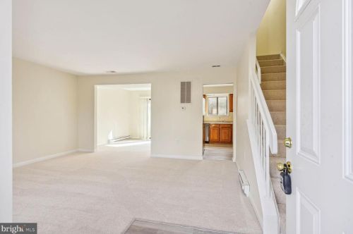 2315 Emerald Heights Ct, Herndon, VA 20191-1748
