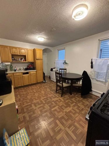 120 Lyon St, Paterson NJ  07524-1910 exterior