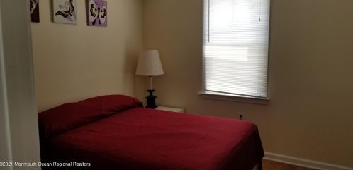 322 Dupont Ave, Pelican Island NJ  08751-2526 exterior