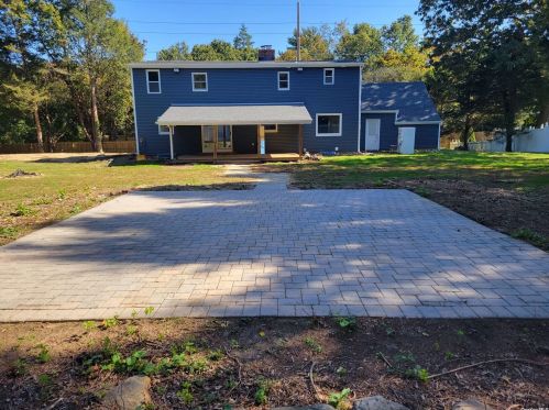 585 Old Country Rd, Huntington Station, NY 11746-4741