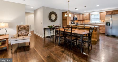 77 Midway Farms Ln, Lancaster PA  17602-2671 exterior