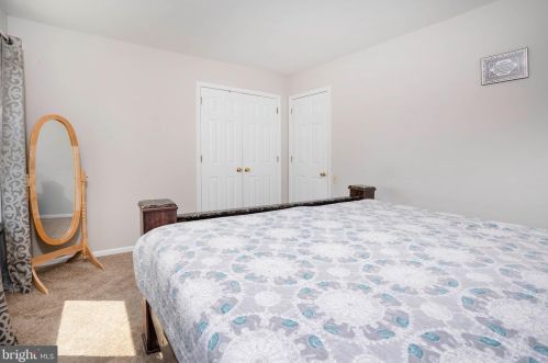 1 Glacier Ct, Bear DE  19701-1779 exterior