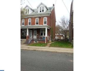 907 Queen St, Pottstown PA  19464-6017 exterior