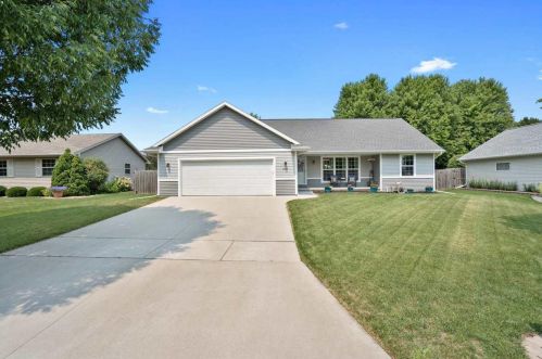 3017 Windland Dr, Green Bay, WI 54311-7574