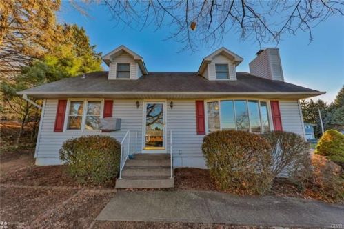 215 Myrtle Ave, Easton, PA 18040-1214