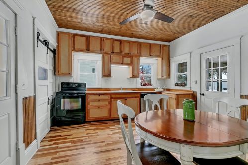 326 21st Ave, Saint Cloud, MN 56303-3838