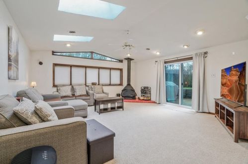 601 Diehl Dr, Mckeesport PA  15132-7420 exterior