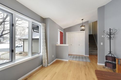 380 Pondview Ln, Chaska MN  55318-2873 exterior