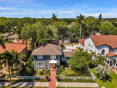 159 26th Ave, Saint Petersburg, FL 33704-3457