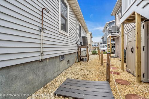 232 Harbor Dr, Lavallette NJ  08735-1434 exterior