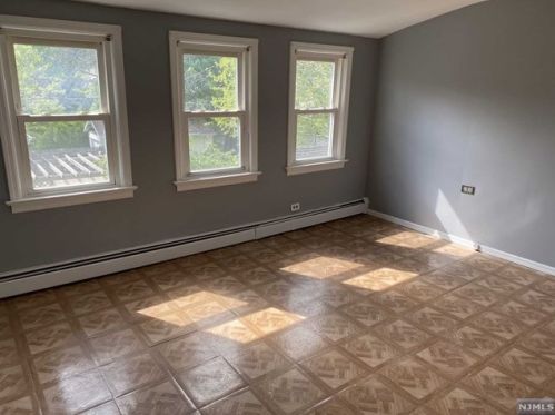 341 Diamond Bridge Ave, Paterson NJ  07506-1325 exterior