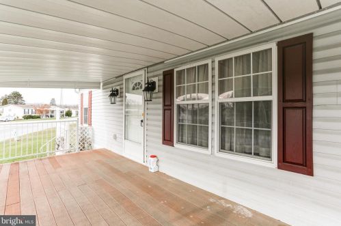 551 Holly Dr, Smithville, PA 17560-9615