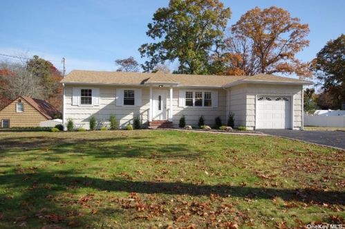 515 Wilson Blvd, Central Islip, NY 11722-4334