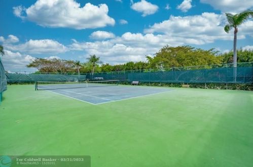 500 130th Ter, Hollywood FL 33027-4010 exterior