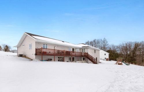 108 Maple Ct, La Farge, WI 54639-7926