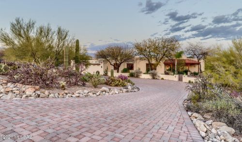 1682 Coral Bells Dr, Tucson, AZ 85745-5217