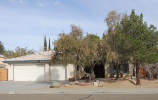 1064 Carolyn St, Ridgecrest, CA 93555-3062