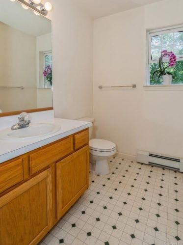 21 Sycamore Way, Poughkeepsie NY  12603-5684 exterior