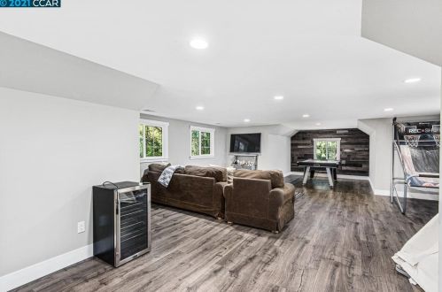 392 Moraga Way, Orinda CA  94563-3805 exterior