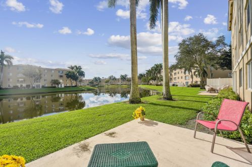 12540 Majesty Cir, Boynton Beach, FL 33437-7206