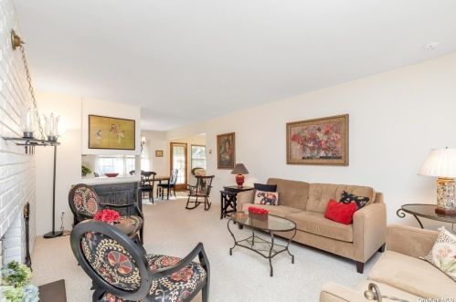 11 Adams St, East Rockaway NY  11518-1705 exterior