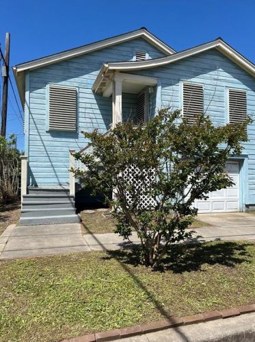 2011 33rd St, Galveston TX  77550-7501 exterior