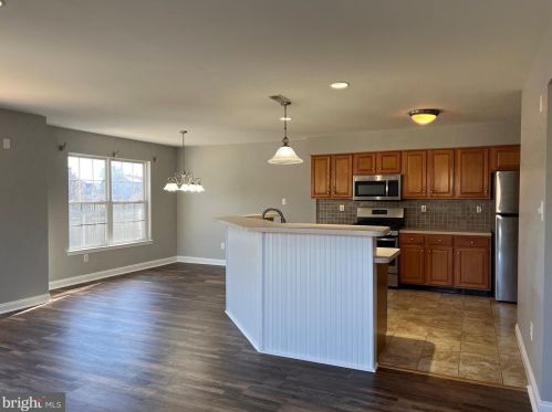 214 Roosevelt Blvd, Berlin Boro NJ  08009-7105 exterior